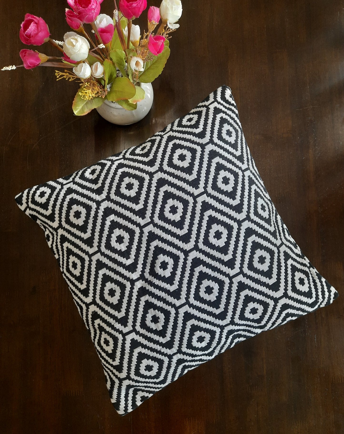 BLACK & WHITE CUSHION COVERS ( SET OF 2 )