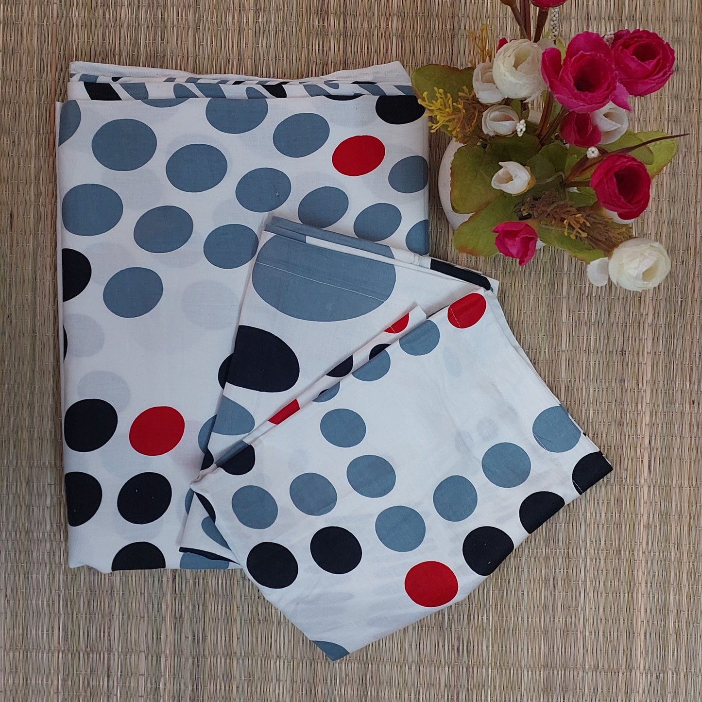 WHITE DOTS COTTON KING BEDSHEET