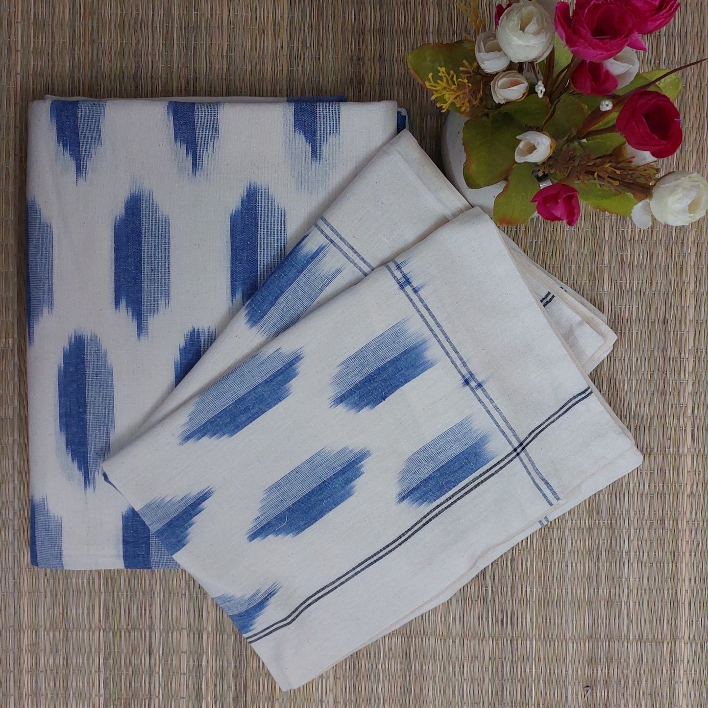 WHITE & BLUE POCHAMPALLY IKAT COTTON QUEEN BEDSHEET