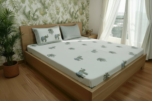 WHITE STRIPED JUMBO HAND BLOCK PRINTED KING COTTON BEDSHEET SET