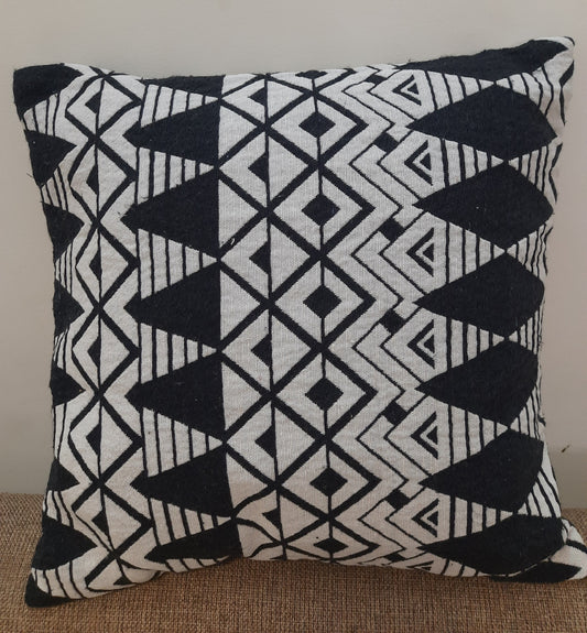 BLACK & WHITE GEOMETRICAL CUSHION COVERS ( SET OF 2 )
