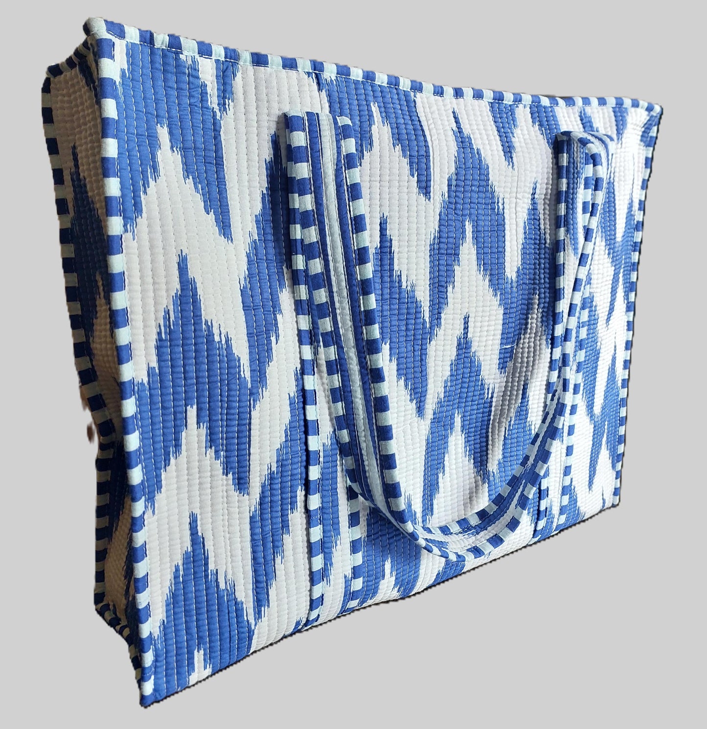BLUE & WHITE QUILTED TOTE BAG