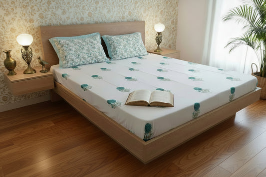 OFF WHITE & TURQUOISE BLUE HAND BLOCK PRINTED KING COTTON BEDSHEET SET
