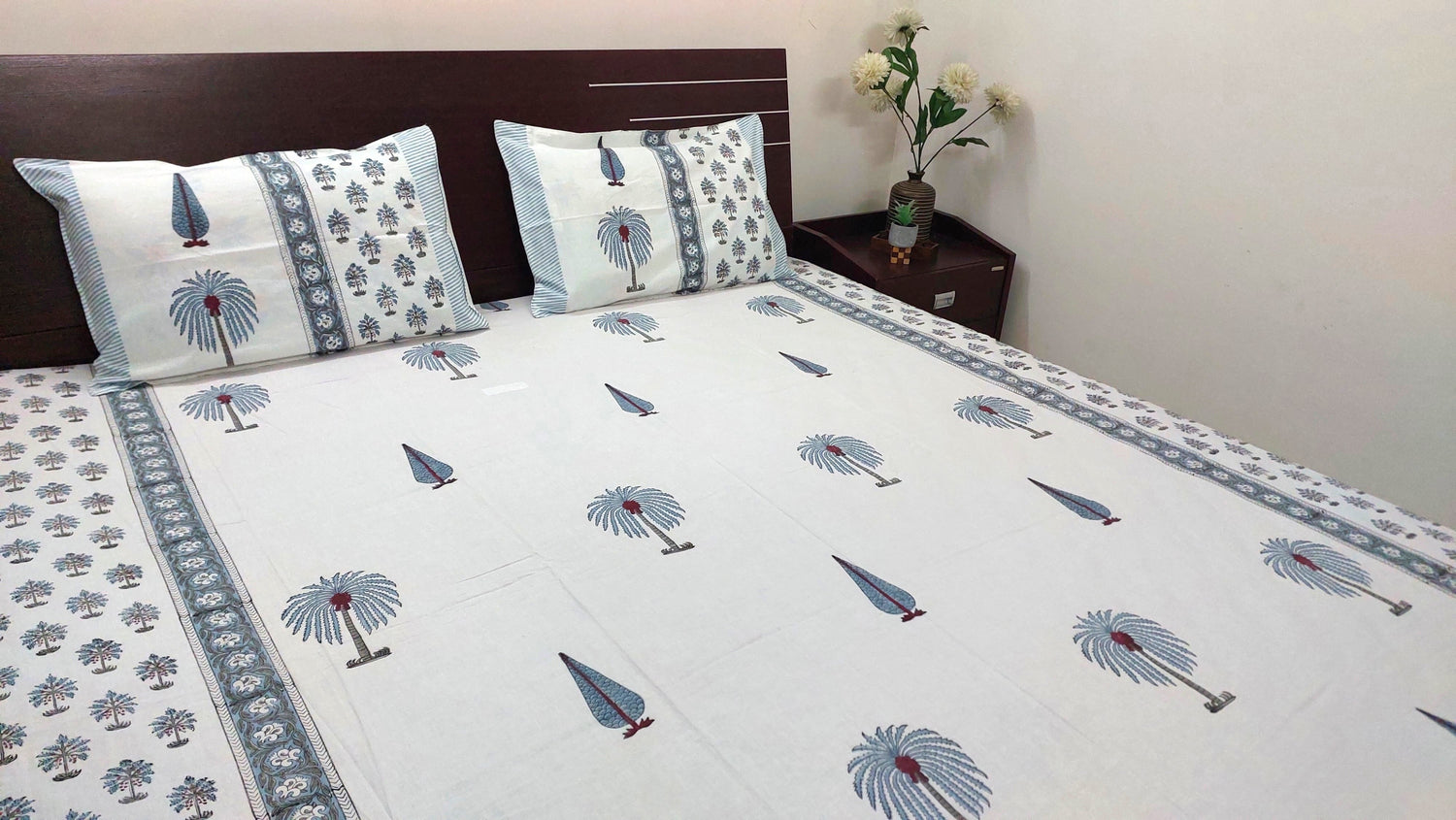 CLASSIC WHITE BEDSHEETS