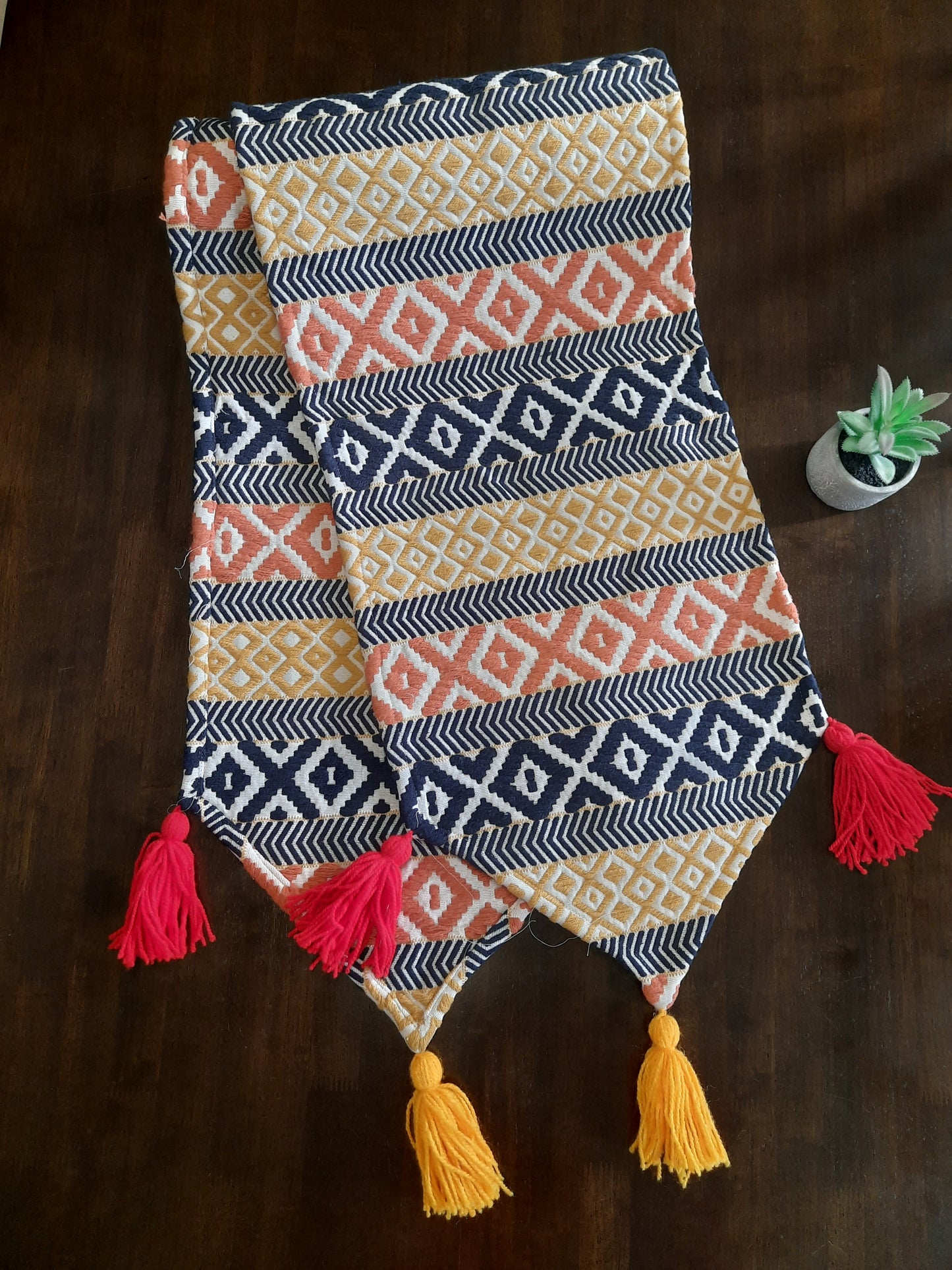 ORANGE YELLOW GEOMETRICAL TABLE RUNNER