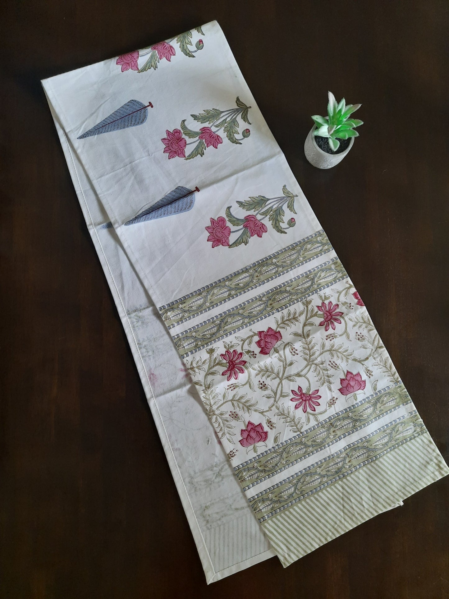 WHITE & PINK BLOCK PRINTED TABLE PLACEMATS