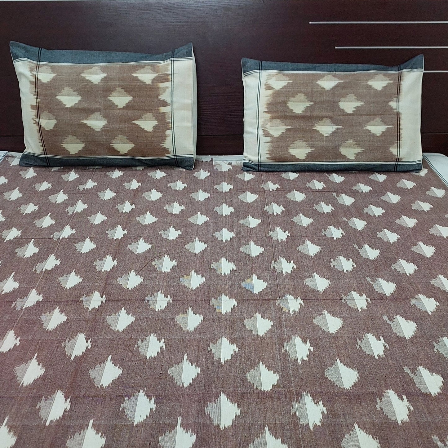 DARK BROWN POCHAMPALLY IKAT COTTON KING BEDSHEET