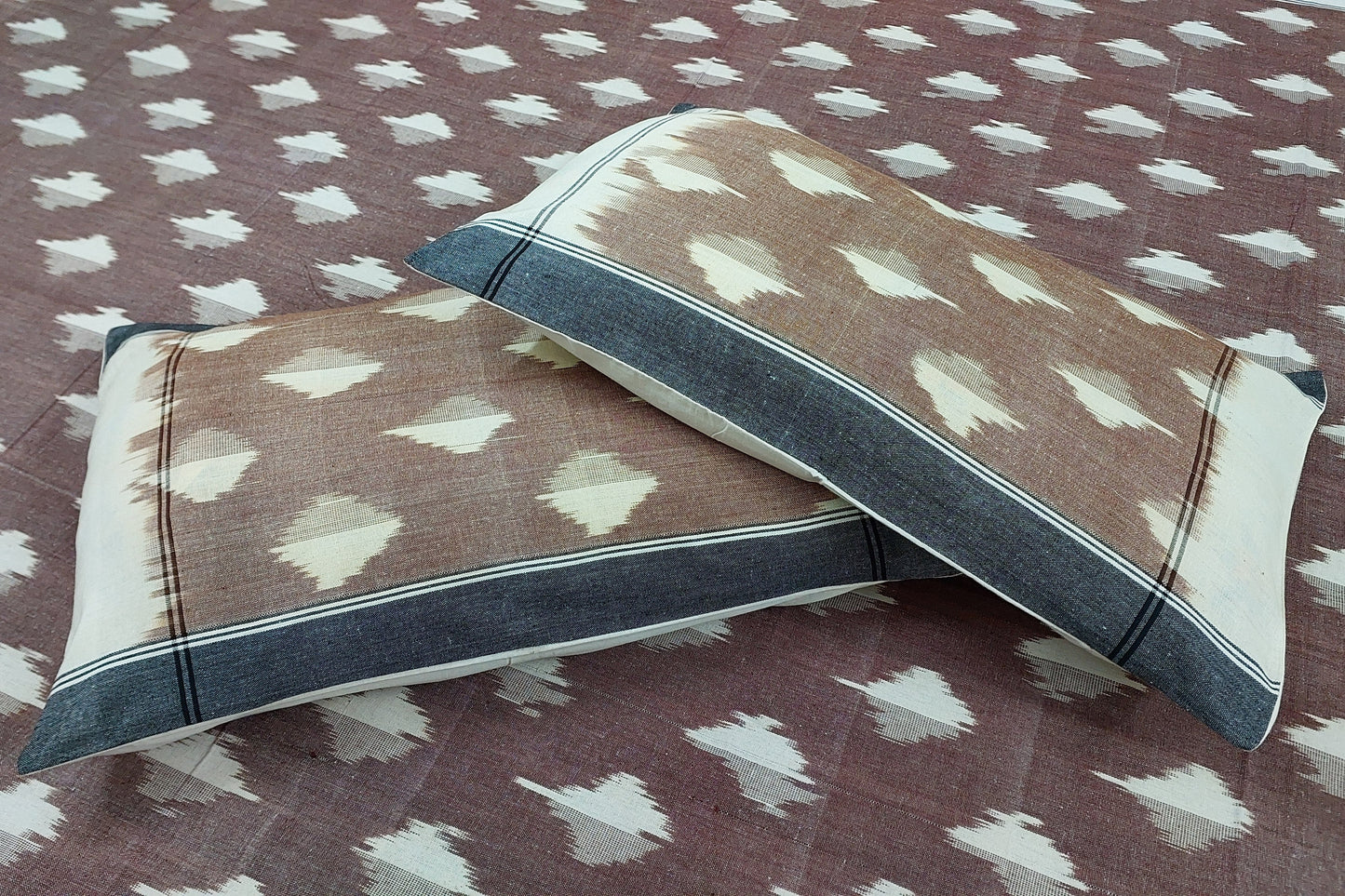 DARK BROWN POCHAMPALLY IKAT COTTON KING BEDSHEET