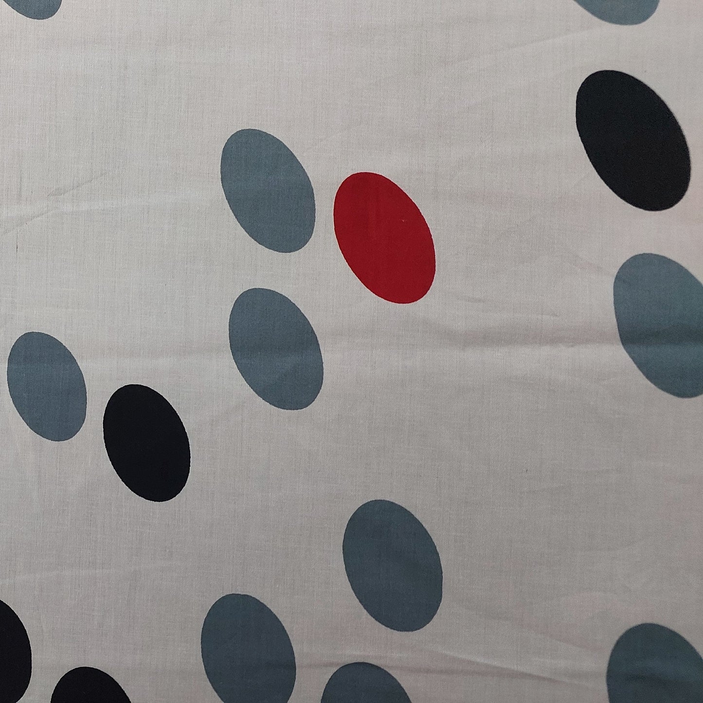 WHITE DOTS COTTON KING BEDSHEET