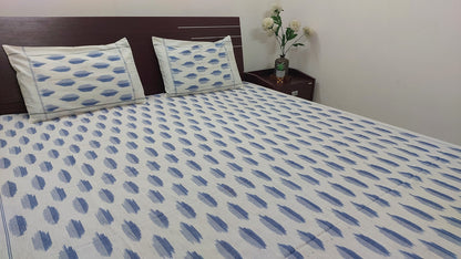 WHITE & BLUE POCHAMPALLY IKAT COTTON QUEEN BEDSHEET