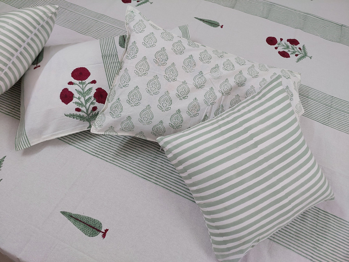 OFF WHITE & GREEN STRIPED HAND BLOCK PRINTED KING COTTON BEDSHEET SET
