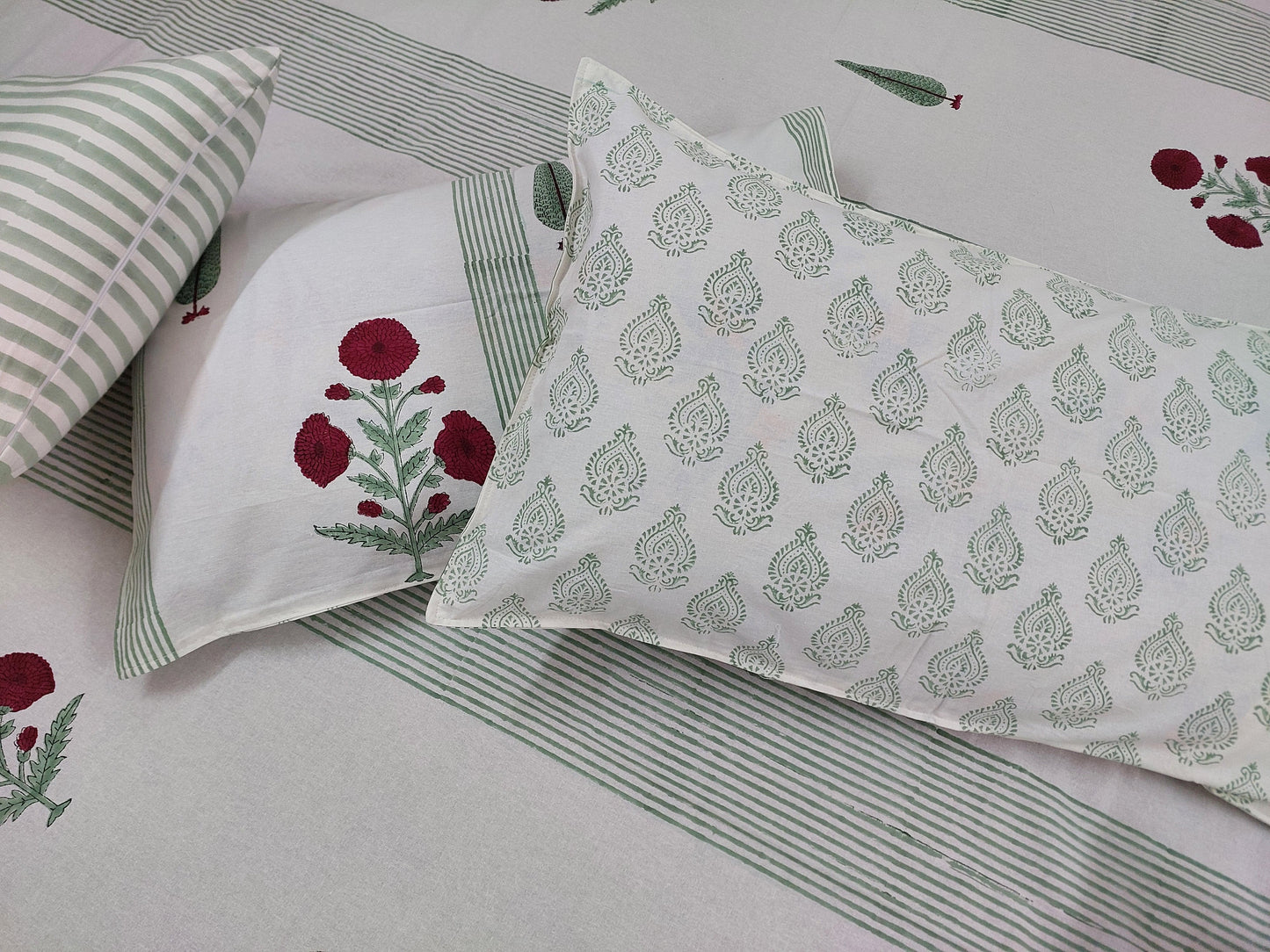 OFF WHITE & GREEN STRIPED HAND BLOCK PRINTED KING COTTON BEDSHEET SET