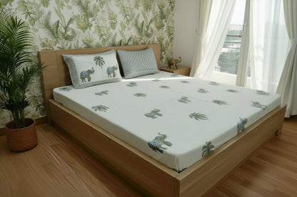 WHITE STRIPED JUMBO HAND BLOCK PRINTED KING COTTON BEDSHEET SET