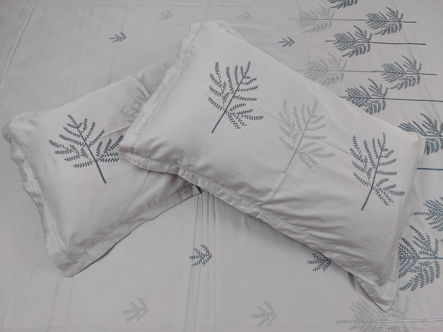 MISTY GREY EMBROIDERED KING COTTON BEDSHEET SET