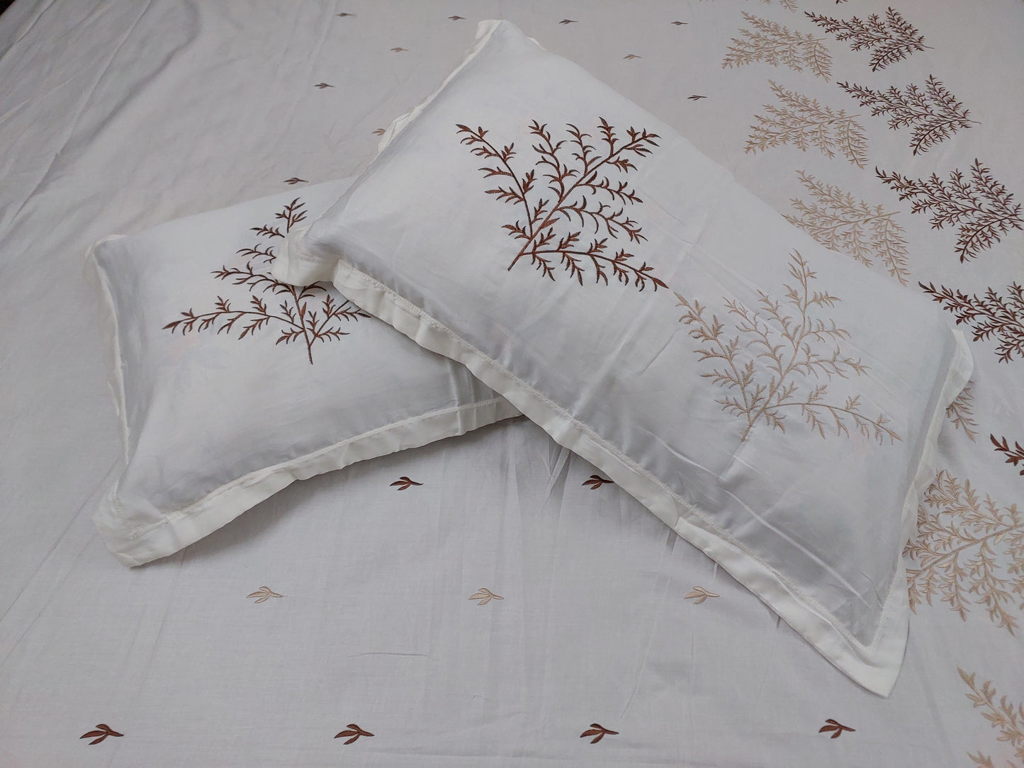 OFF WHITE EMBROIDERED KING COTTON BEDSHEET SET
