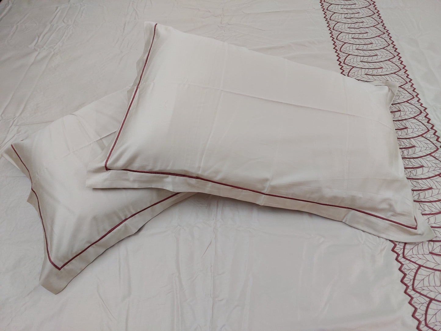 WARM BEIGE EMBROIDERED KING COTTON BEDSHEET SET