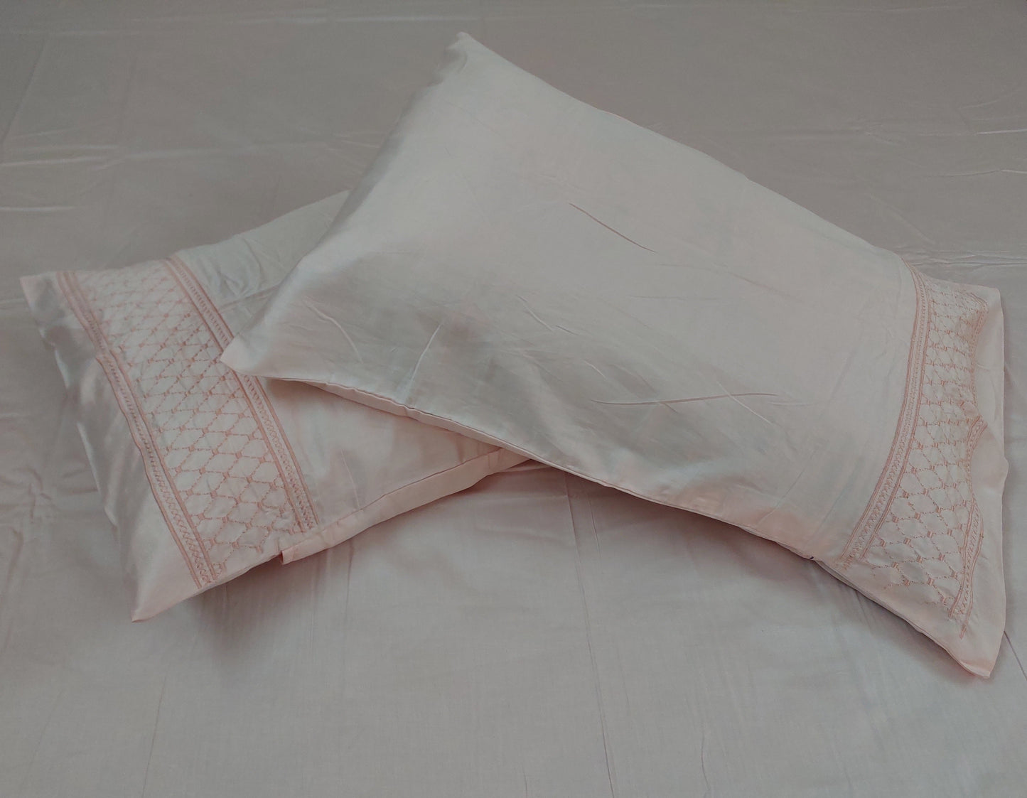 SOFT PEACH EMBROIDERED KING COTTON BEDSHEET SET