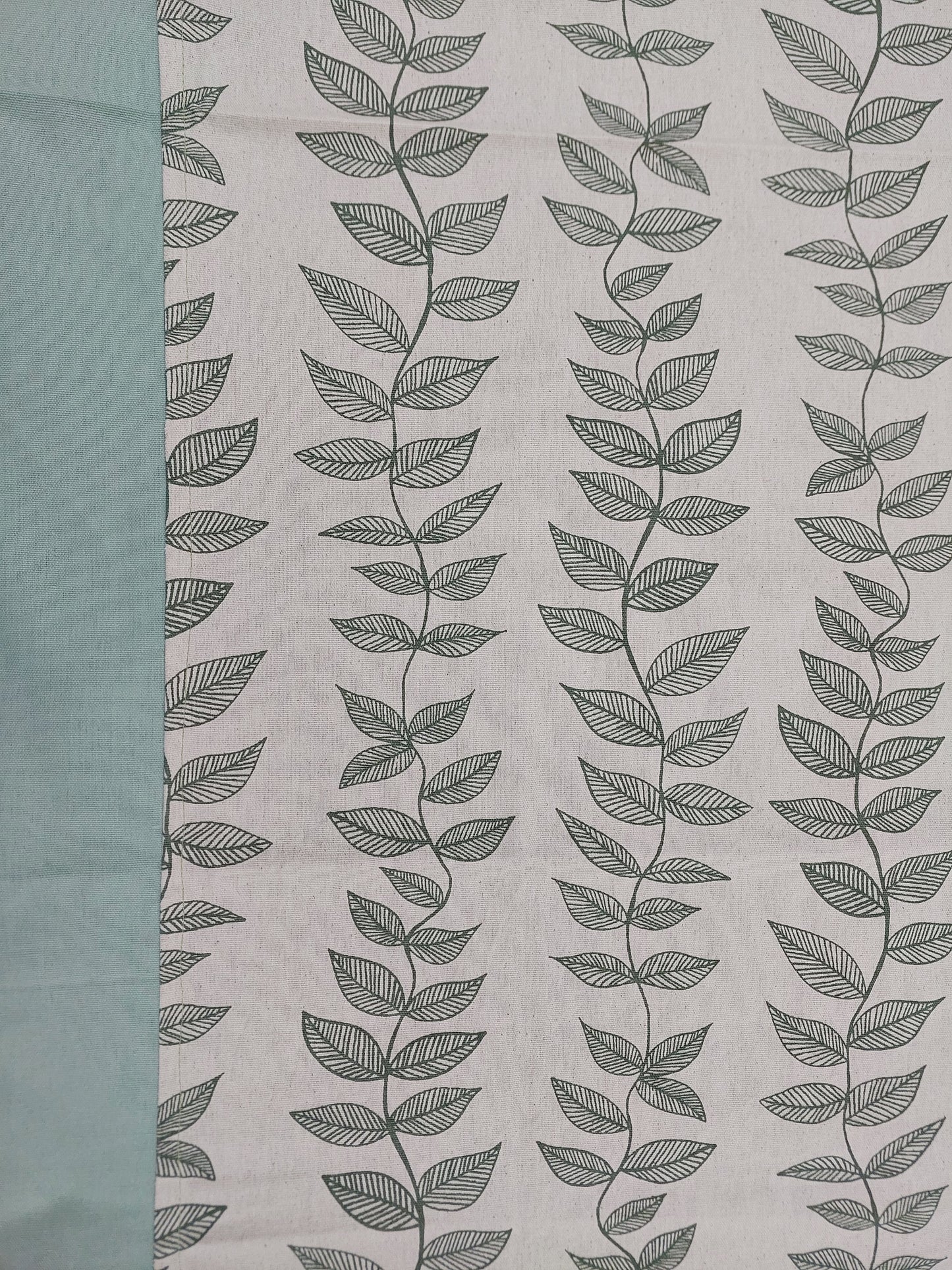 PISTA GREEN BORDER KING COTTON BEDSHEET SET
