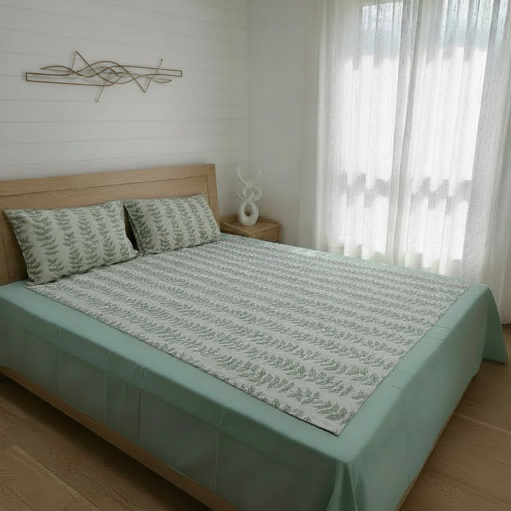 PISTA GREEN BORDER KING COTTON BEDSHEET SET