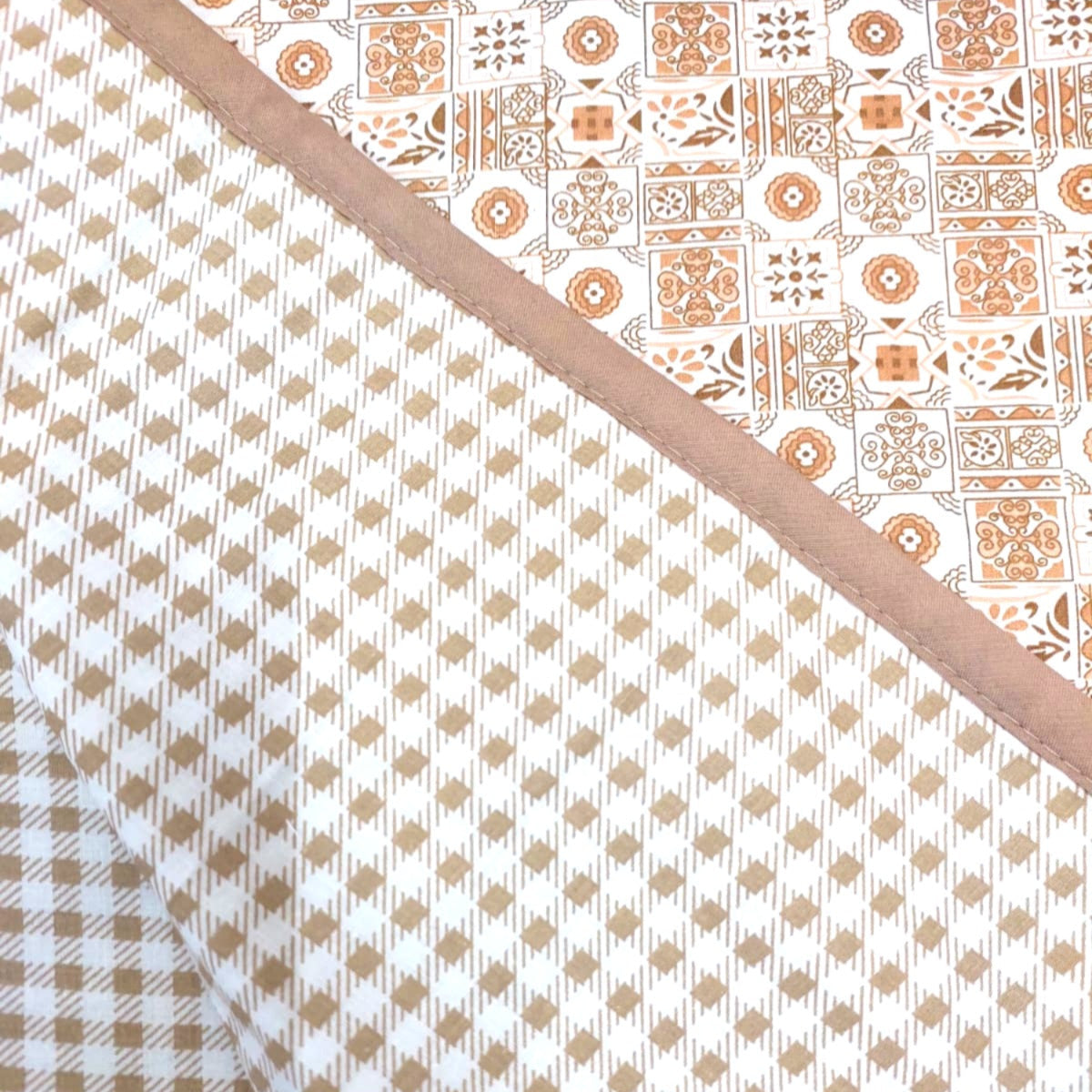 WHITE & BEIGE GEOMETRICAL REVERSIBLE DOHAR