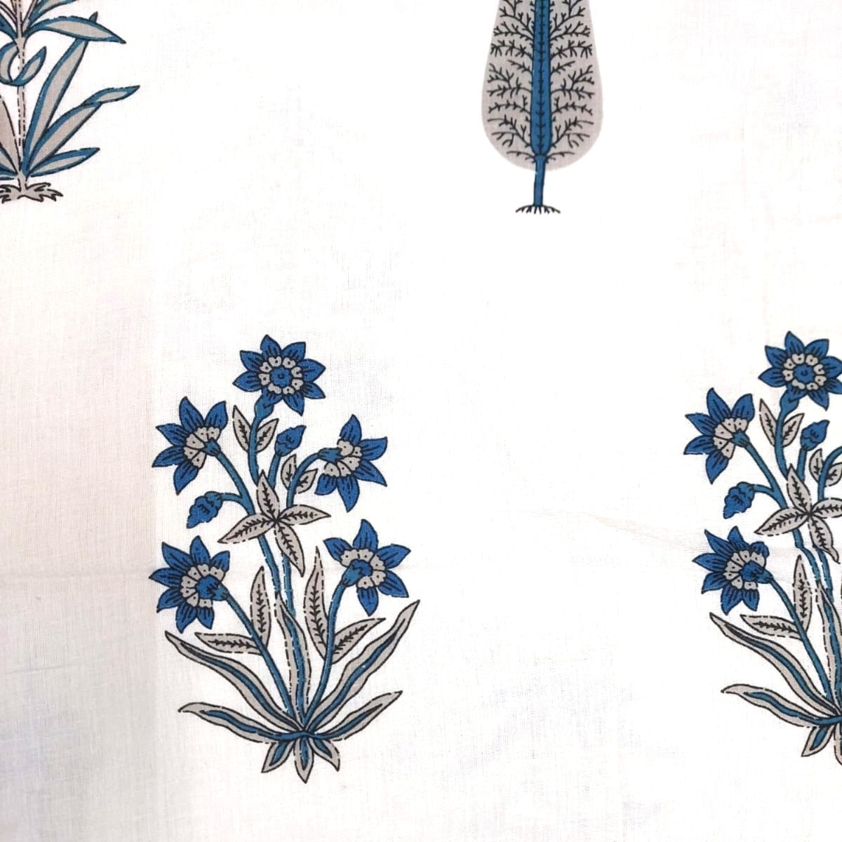 WHITE WITH COLOURFUL FLORAL REVERSIBLE DOHAR ( SET OF 2 )