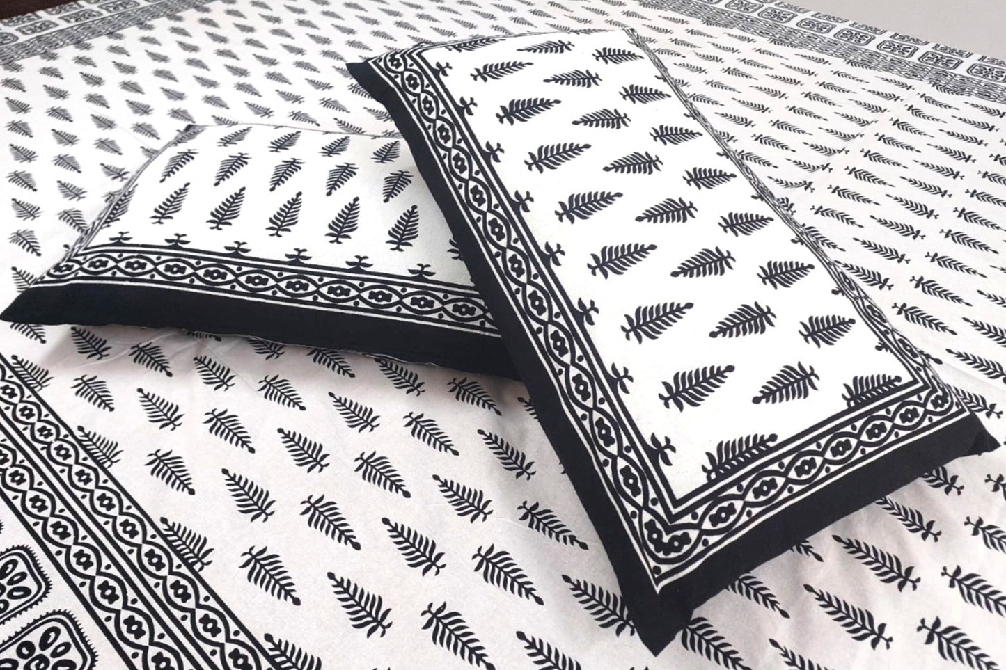 WHITE & BLACK LEAF BLOCK PRINTED COTTON QUEEN BEDSHEET