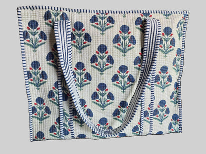 WHITE FLORAL QUILTED TOTE BAG