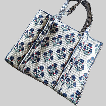 WHITE FLORAL QUILTED TOTE BAG